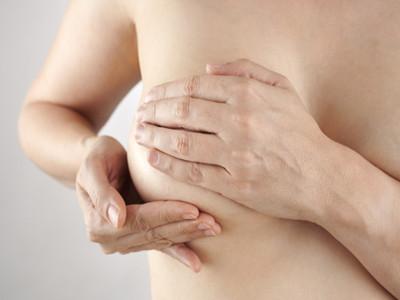 粉红120乳腺健康：女性乳头出水是什么原因？